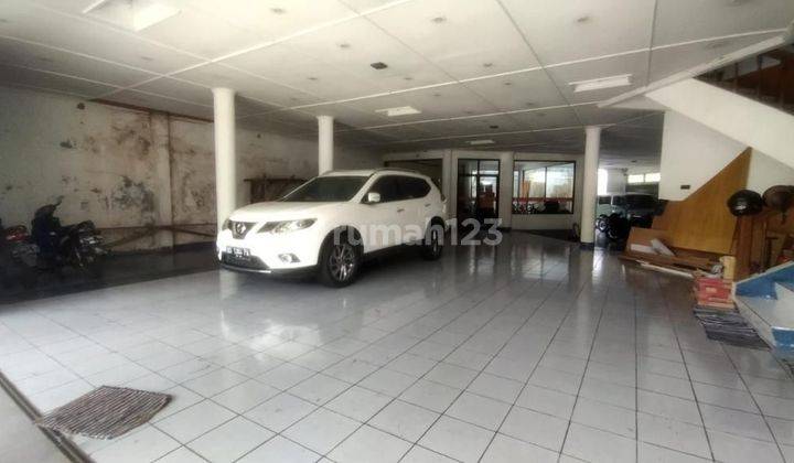 Bangunan Ex Showroom Mobil Di Mainroad Pasteur Bandung 2