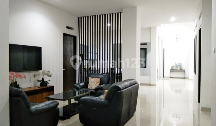 Rent a 2-Story House in Batu Nunggal Indah Complex, Bandung 1