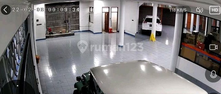Ruko Besar Ex Showroom Mobil di Pasteur Bandung