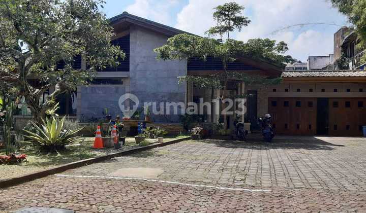 Rumah di Dago Bandung Halaman Luas Cocok untuk Usaha Cafe atau Penginapan 2