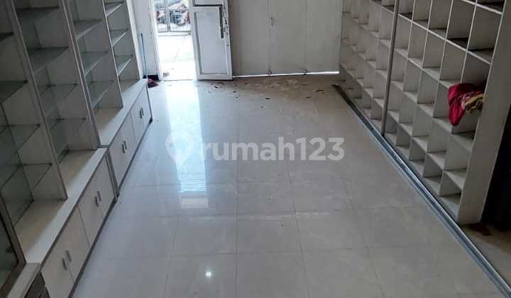Ruko Bagus 2 Lantai, Furnished, Area Pertokoan Mainroad Amir Machmud Kota Cimahi