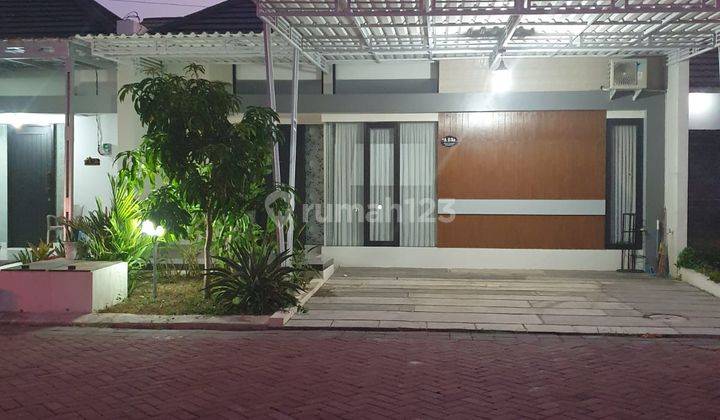 Disewakan Rumah Cantik Semi Furnish 1