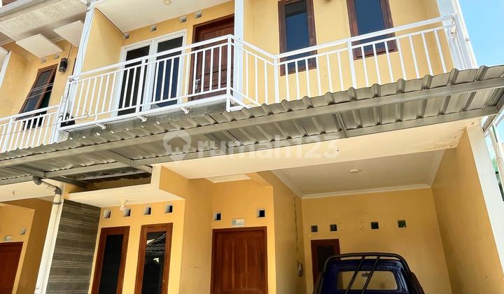 Strategic Rental House near UPN and Pakuwon Mall Strategic Rental House near UPN and Pakuwon Mall