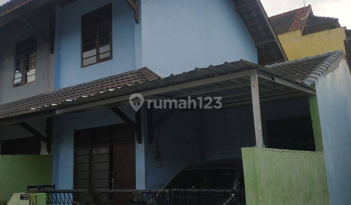 Hf Disewakan rumah 2 lantai di dalam komplek lokasi Depok 2