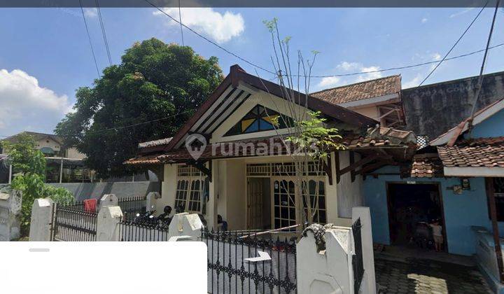 Disewakan Rumah Luas Kamar Banyak di Condongcatur Depok Hf 1