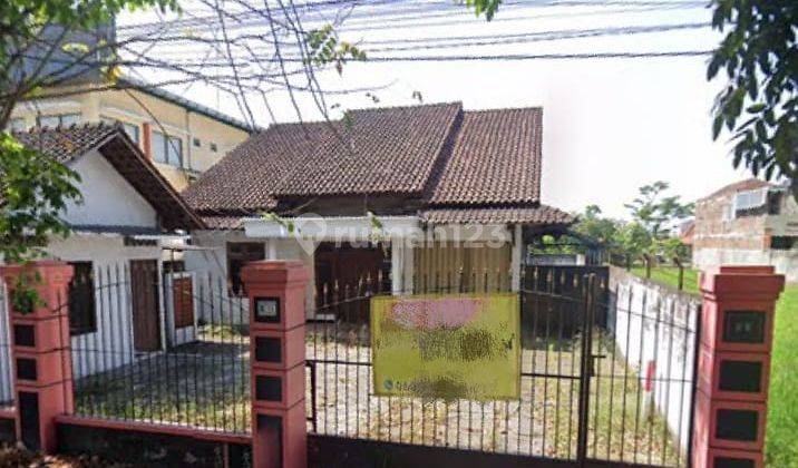 Disewakan Rumah Halaman Luas di Jl Godean  1