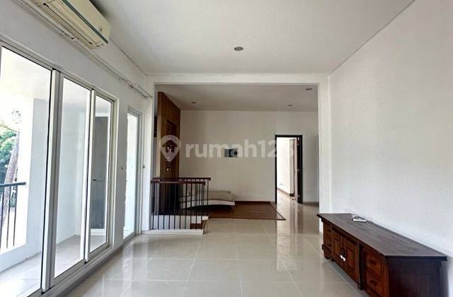 Rumah 2 Lantai Bagus Semi Furnished Serenia Hills Lebak Bulus 2