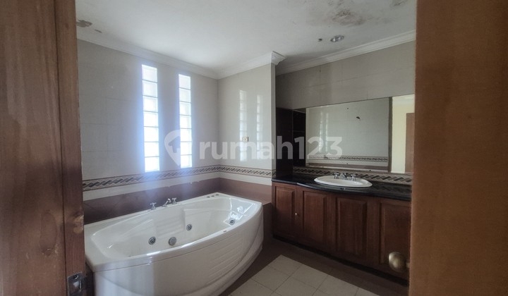 Private Long-Term Secure Investment Cluster in a Prestigious Area 2