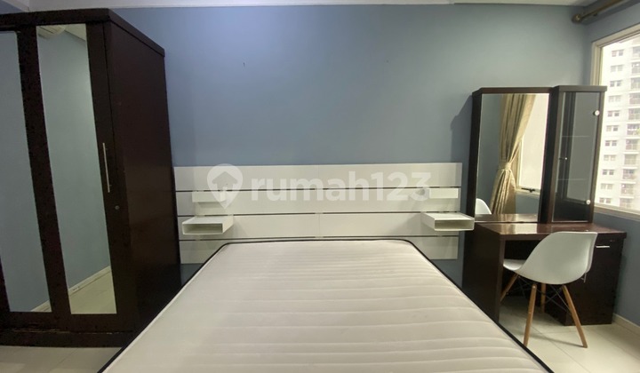 Disewakan Unit Apartemen Royal Mediterania Garden, Tower Lavender, (2Br), View Kolam 2