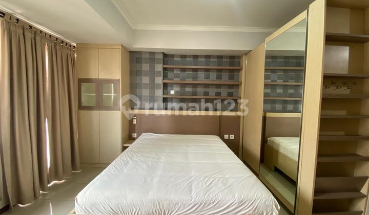 For Rent Studio Apartment Royal Mediterania Garden, Lavender Tower, Close to Central Park Mall, Pool View. 2