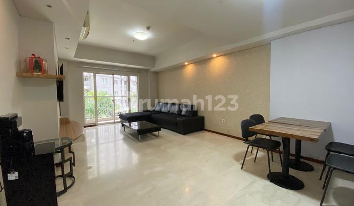 Disewakan Unit Apartemen Royal Mediterania Garden 3Br, View Kolam, Dekat dengan Mall Central Park