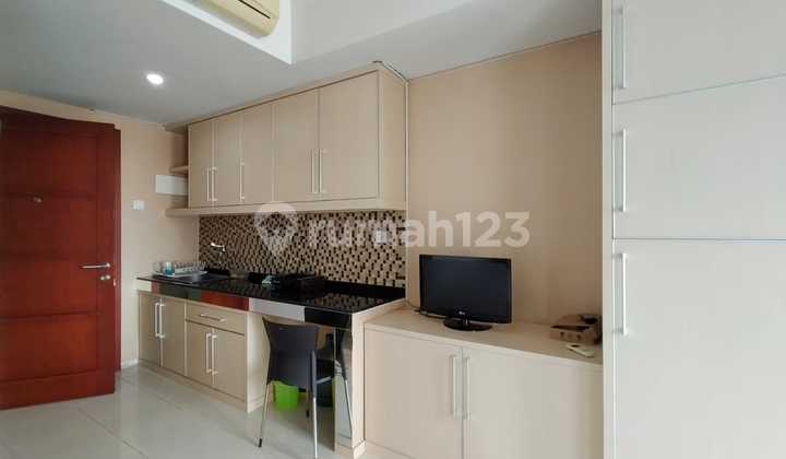 Disewakan Studio Royal Mediterania Garden, Dekat Dngan Mall Central Park Best View Disewakan Studio Royal Mediterania Garden, Dekat Dngan Mall Central Park Best View