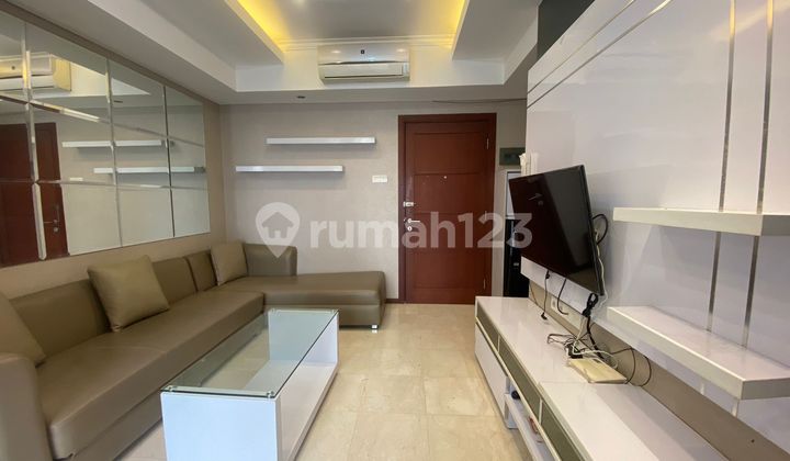 Disewakan Unit Apartemen Royal Mediterania Garden, (2Br), Tower Lavender, Dekat dengan Mall Central Park, View Kolam