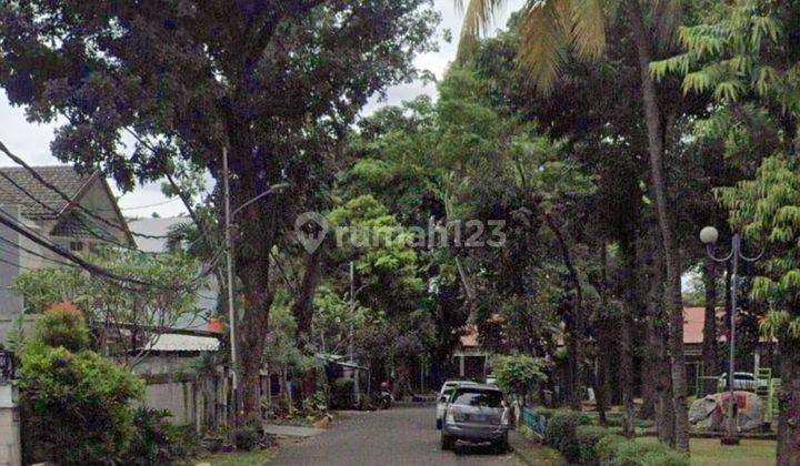 Jalan Prapanca Brawijaya, Rumah Tua, Lokasi Asri Dan Teduh 2