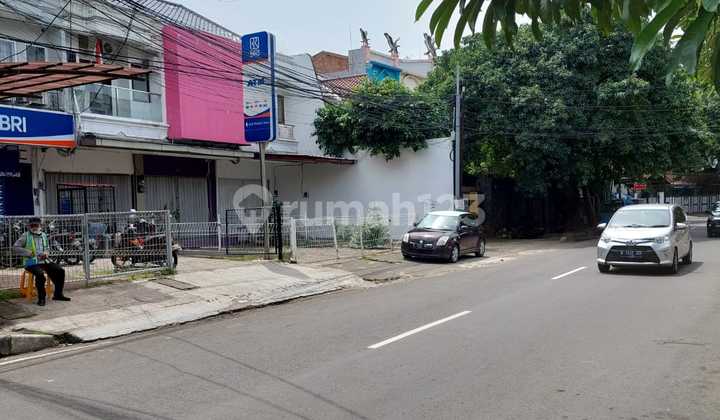TEBET HOUSE IN COMMERCIAL AREA, LAND 103M², BUILDING 128M², STRATEGIC LOCATION ON MAIN ROAD, ATTRACTIVE PRICE. TEBET HOUSE IN COMMERCIAL AREA, LAND 103M², BUILDING 128M², STRATEGIC LOCATION ON MAIN ROAD, ATTRACTIVE PRICE.