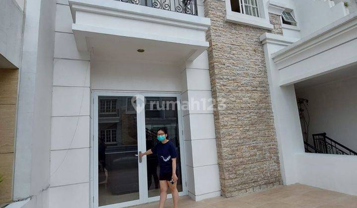 Disewa Rumah Opulence Green Lake Sunter Uku 8x18 Semi Furnished 3 Lantai Rapi 2