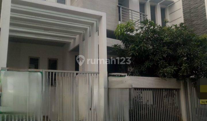 Dijual Rumah Agung Permai Uku 10x15 Selatan 2.5 Lantai Hrg Menarik Jrg Ada 1