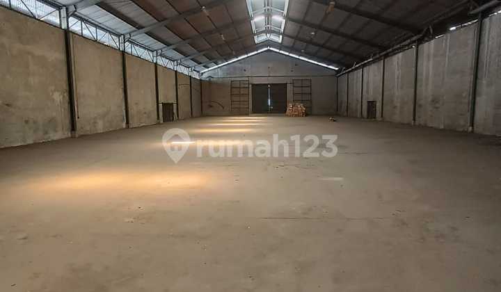 DISEWA GUDANG KARYA BETON LT 1.100 M2 LB 12.00 M2 AKSES CONTAINER STRATEGIS HRG MENARIK