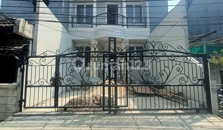 Dijual Rumah Kelapa Gading Di Gading Mas Timur Uku 6x15 Full Renov 2.5 Lantai Rapi Hrg Menarik