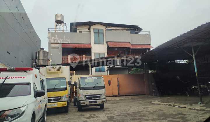 DIJUAL RUMAH DAN TEMPAT USAHA PENGGILINGAN RAYA CAKUNG LT 813 M2 DEPAN RUMAH BISA USAHA JLN RAYA
