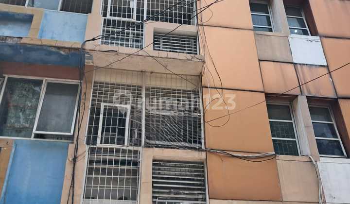 FOR RENT: SUNTER METRO SHOPHOUSE, SIZE 4.5X15, STRATEGIC LOCATION ON MAIN ROAD, 3.5 FLOORS, NEAT AND READY TO USE