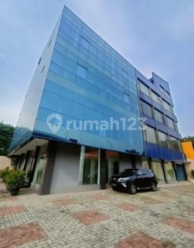 DIJUAL GEDUNG DAERAH JAKARTA PUSAT LT 777 LB 1605 STRATEGIS 5 LANTAI HRG MENARIK 