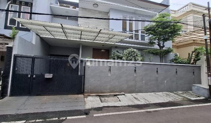 Dijual Rumah Cempaka Putih Tengah Model Minimalis LT 202 LB 325 Strategis Rapi dan Siap Huni