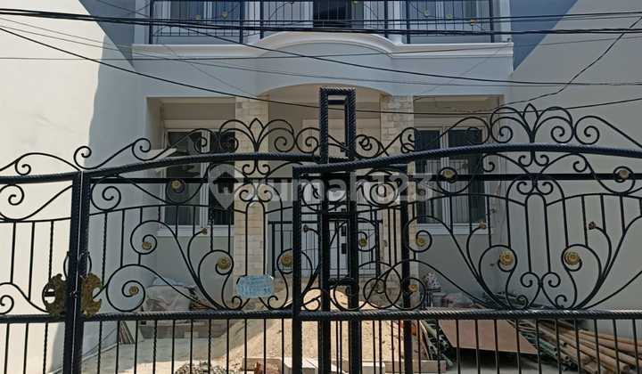 Dijual Rumah Kelapa Gading di Gading Mas Timur Uku 6X15 Full Renov 2.5 Lantai Rapi Hrg Menarik
