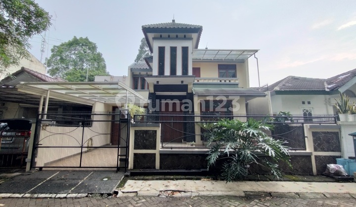 Dijual Rumah di Kencana Loka, BSD City