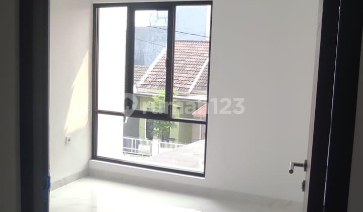 Dijual Rumah Baru Renovasi Total di Graha Bintaro 2