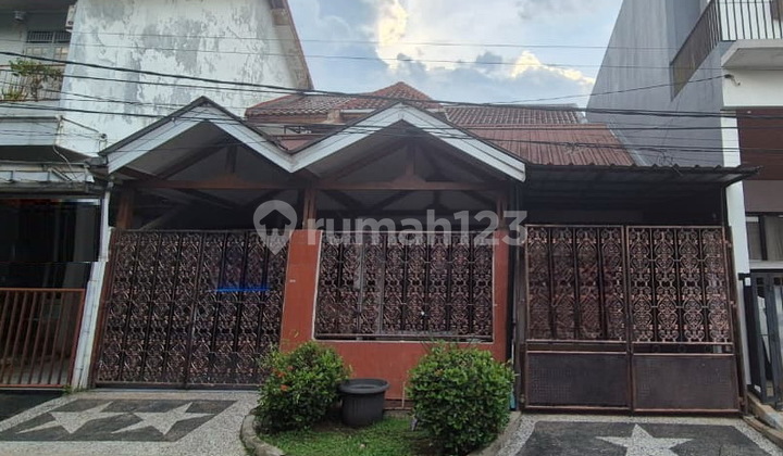 House for Sale in Villa Melati Mas