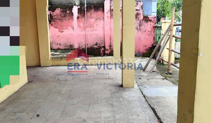 Disewakan Rumah Lokasi Komersial, Cocok untuk Usaha & Hunian 2