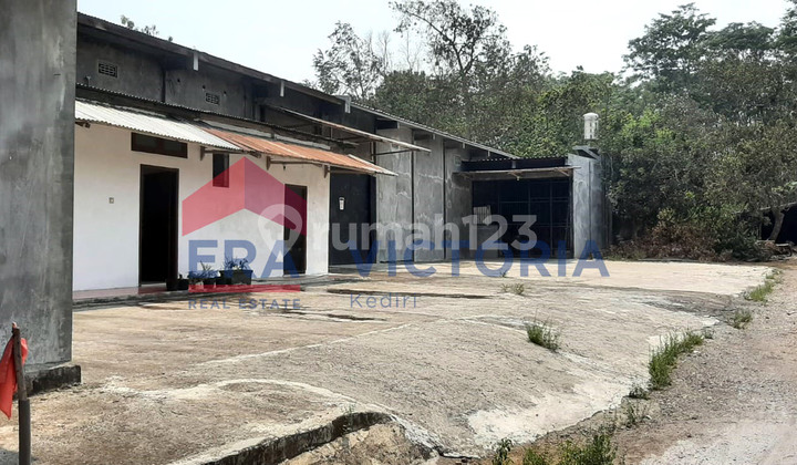 Rent a 923 m2 Spacious Warehouse in Bogem, Kediri Regency