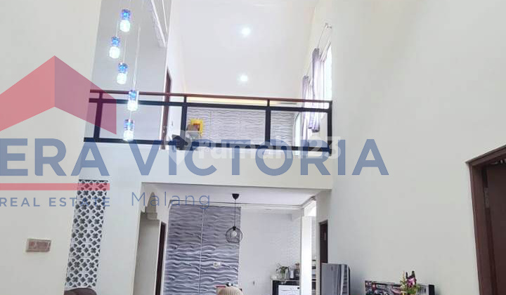 Rumah Keluarga Perumahan Asri Surabaya Akses Mudah, Lingkungan Nyaman, Semi Furnished 2