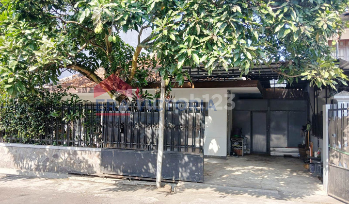 Rumah Sewa Strategis Full Furnished Dekat Kuliner Kawi, MOG