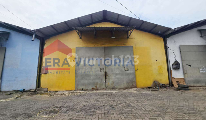 Warehouse Strategically Located Near Pakis Toll Exit Large Vehicle Access