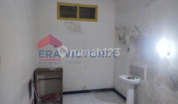 Rumah Jual Kawasan Padat Penduduk Dekat Kuliner Kawi 