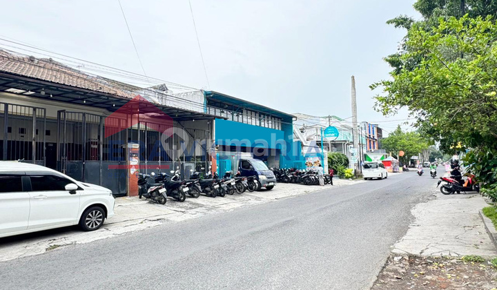 Business Area House in Malang Near Velodrome Suitable for Restaurant and Tutoring Center 2