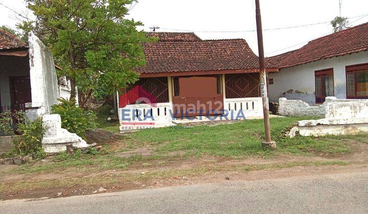 Rumah Terletak di Jalan Raya Prambon Dekat Polsek Nganjuk  1