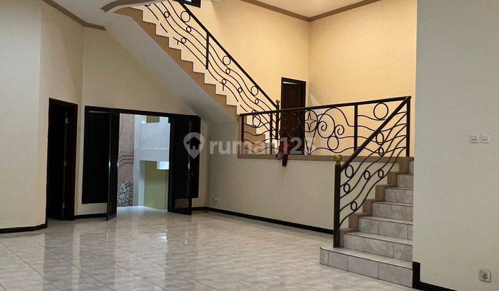 Dijual cepat rumah Graha Family Surabaya Rumah 3