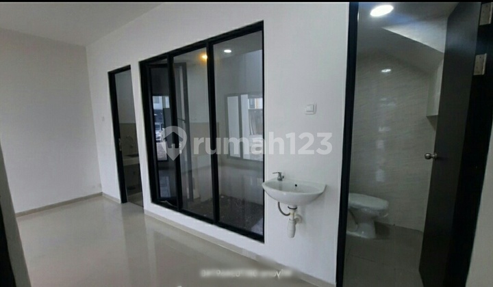 For Sale Eastern Park Sukolilo House with SHM 2