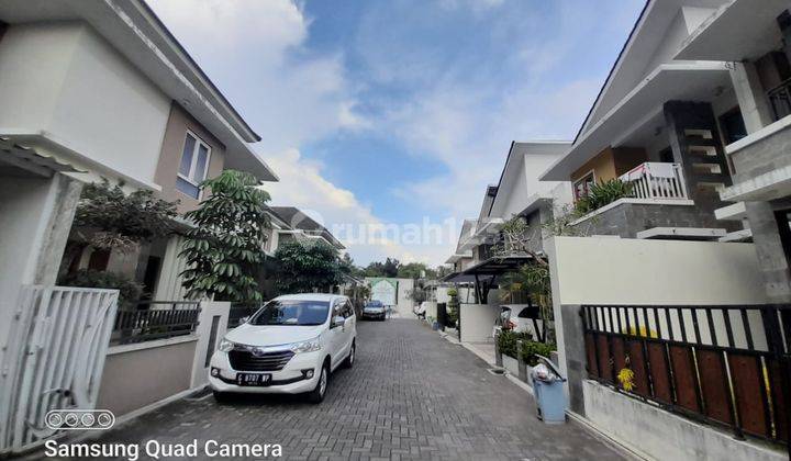 Rumah 2 Lantai Mewah di Utara Jogia Bay Wedomartani SD Model 3