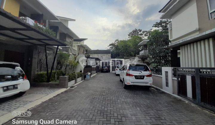 Rumah 2 Lantai Mewah di Utara Jogia Bay Wedomartani SD Model 16