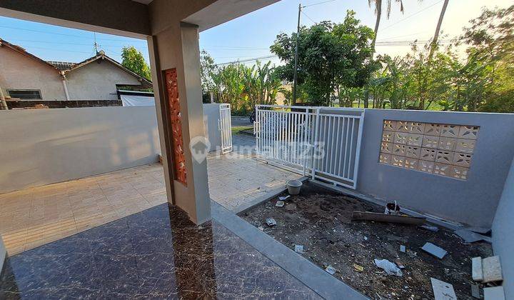 Rumah Luas Elegan Dekat Stadion Maguwoharjo Depok Sleman 16