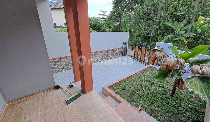 Rumah Elegan Cantik dekat RS HERMINA Maguwoharjo Depok Sleman 3