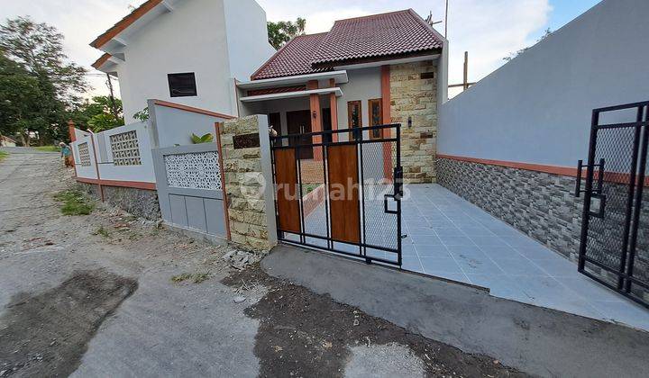 Rumah Elegan Cantik dekat RS HERMINA Maguwoharjo Depok Sleman 18
