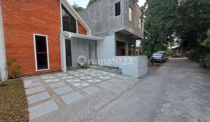 Rumah Gaya Scandinaviani Dekat Sekolah BUDI MULIA TAJEM Sleman 5