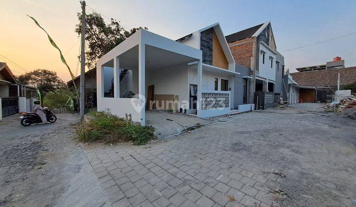 Rumah Gaya Scandinavian di DEKAT KAMPUS UNISA GAMPING YOGYAKARTA 1