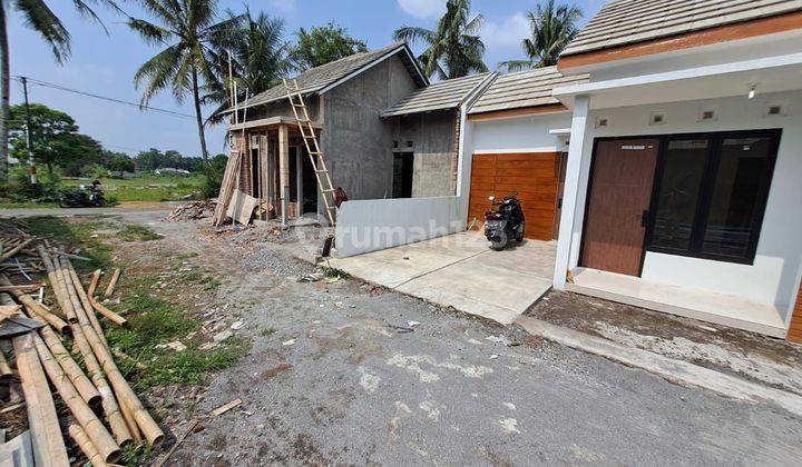 Rumah Minimalis Modern di Timur Pasar Gentan Jakal Km 11 1