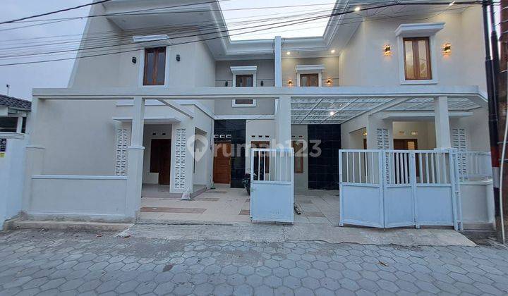 Rumah Mewah 2 Lantai  Ringroad Maguwoharjo Dekat UPN Yogyakarta 1